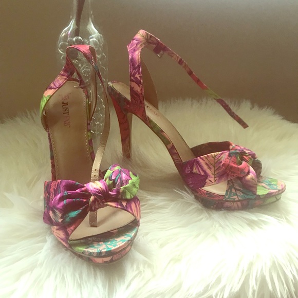 JustFab Shoes - Floral pink heels with bow JustFab Shoes - Floral pink heels with bow